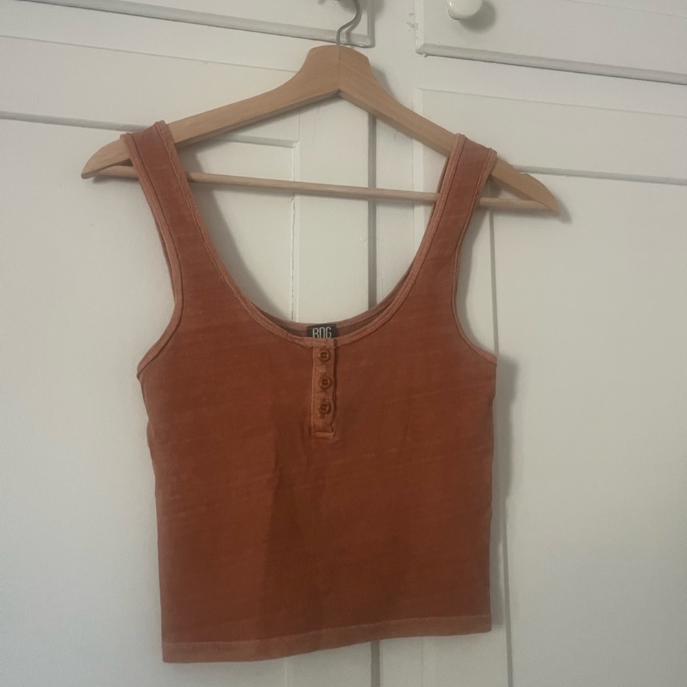 BDG Burnt Sienna/ Rust colored Cropped Scoop Neck Tank – NWOT Extra Small XS